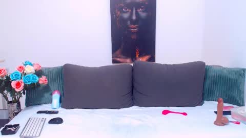 PAMEL ISSY online show from 01-18-25, 12:15