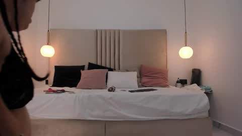 pamelabonnet_mml online show from 12-22-25, 09:12