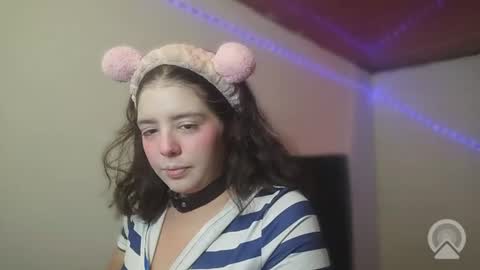 Paola online show from 06-11-26, 06:17