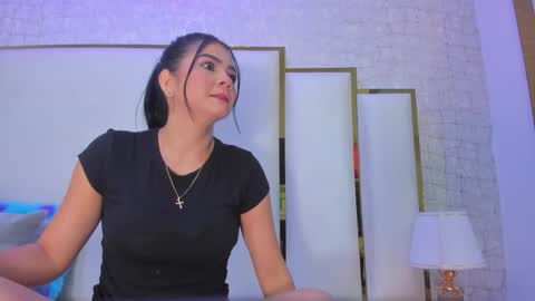 Snapshot of paolaa_rodriguez chatting on 03-19-26, 09:24 Paola online show from 03-19-26, 09:24