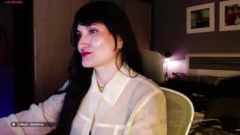 Snapshot of paradisegirl_ chatting on 06-29-26, 09:37 My alter ego Betinna Flowers - a tattooed Miss - Are you missing me come in here - online show from 06-29-26, 09:37