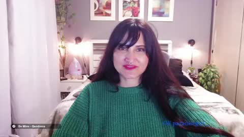 Snapshot of paradisegirl_ chatting on 07-17-26, 09:30 My alter ego Betinna Flowers - a tattooed Miss - Are you missing me come in here - online show from 07-17-26, 09:30