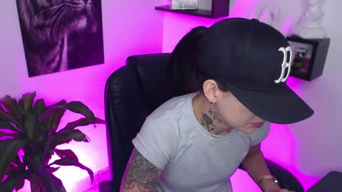 Paris D angelo online show from 02-27-25, 01:16