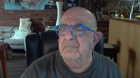 Snapshot of patvac chatting on 07-16-26, 01:22 patvac online show from 07-16-26, 01:22