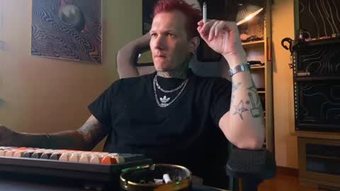 Snapshot of paul_razor chatting on 06-20-26, 04:26 Paul online show from 06-20-26, 04:26