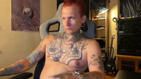 Snapshot of paul_razor chatting on 06-22-26, 03:20 Paul online show from 06-22-26, 03:20