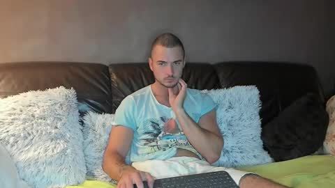 paulblack021 online show from 10-24-25, 08:49