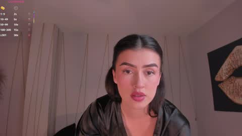 Paulina Santos  online show from 03-25-26, 08:37