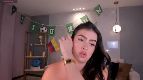 Snapshot of paulinasantosx chatting on 06-15-26, 08:00 Paulina Santos online show from 06-15-26, 08:00
