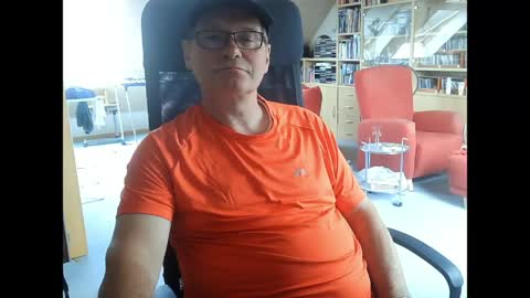 Snapshot of pavlovsdog2006 chatting on 06-08-26, 07:42 Pavlov aka Peter online show from 06-08-26, 07:42