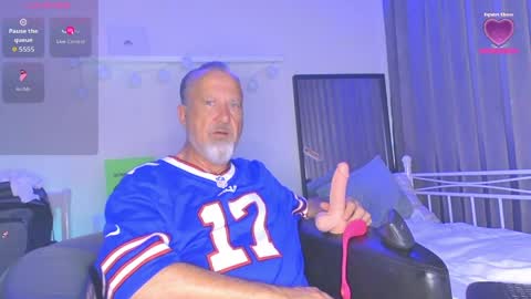 Snapshot of peacetous chatting on 04-19-26, 05:18 Marc online show from 04-19-26, 05:18
