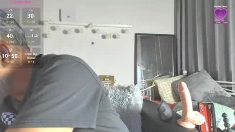 Snapshot of peacetous chatting on 05-19-26, 07:53 Marc online show from 05-19-26, 07:53
