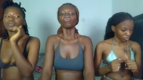 Snapshot of peach_ebonny chatting on 06-25-26, 05:34 peach_ebonny online show from 06-25-26, 05:34