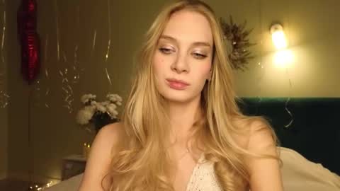 Lexy Peach online show from 01-14-26, 08:03