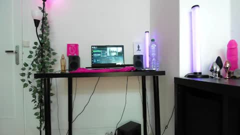 Help me to reach 200 thumbs up  online show from 03-27-26, 01:11