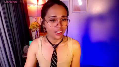 Snapshot of peakaboo_xx chatting on 07-27-26, 04:52 Angel Creamdensada online show from 07-27-26, 04:52