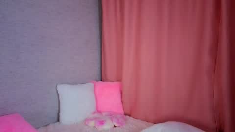 pearly_peach_ online show from 04-30-26, 06:14