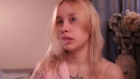 Lily online show from 05-20-26, 04:18