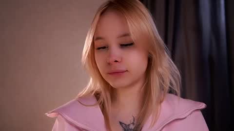Lily online show from 06-02-26, 04:14
