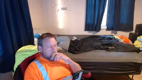 Snapshot of pecker40 chatting on 01-17-26, 09:40 pecker40 online show from 01-17-26, 09:40