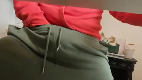 Snapshot of pedroserrano2000 chatting on 12-20-25, 11:17 PedrOO OO online show from 12-20-25, 11:17