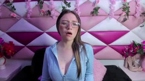 Snapshot of peerl4 chatting on 04-08-26, 03:23 peerl4 online show from 04-08-26, 03:23