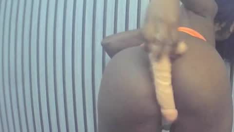 Snapshot of peetyface chatting on 10-22-25, 07:02 Lizzy online show from 10-22-25, 07:02