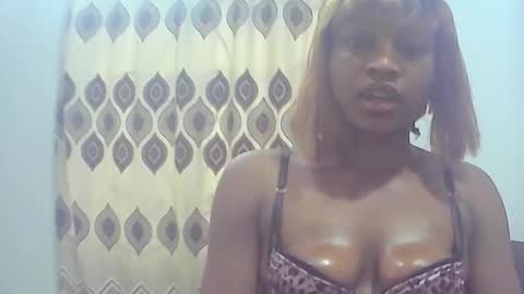 Snapshot of peetyface chatting on 10-31-25, 02:07 Lizzy online show from 10-31-25, 02:07