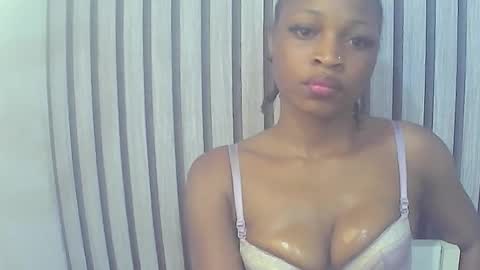 Snapshot of peetyface chatting on 11-30-25, 09:46 Lizzy online show from 11-30-25, 09:46