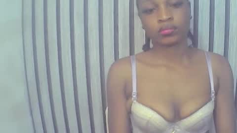 Snapshot of peetyface chatting on 12-03-25, 10:52 Lizzy online show from 12-03-25, 10:52