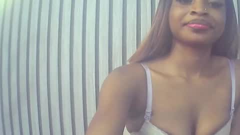 Snapshot of peetyface chatting on 12-05-25, 02:03 Lizzy online show from 12-05-25, 02:03