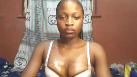 Snapshot of peetyface chatting on 04-12-26, 07:30 Lizzy online show from 04-12-26, 07:30