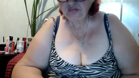 Snapshot of peggysoft chatting on 06-25-26, 11:09 PeggySoft online show from 06-25-26, 11:09