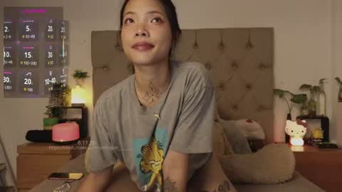 Snapshot of peisinoe_____ chatting on 06-18-26, 01:28 Kris online show from 06-18-26, 01:28