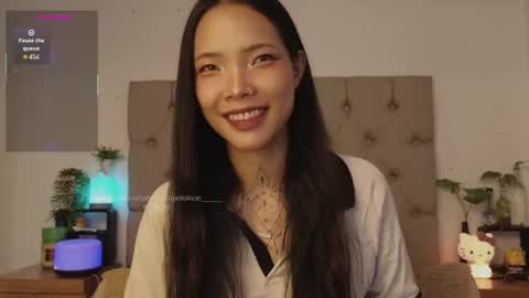 Snapshot of peisinoe_____ chatting on 06-28-26, 10:27 Kris online show from 06-28-26, 10:27