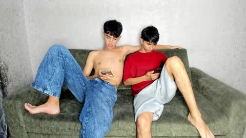 Snapshot of pelusos_mens chatting on 04-18-26, 07:29 CAIN-19 ALLEN-18 RONALD-18 AUSTIN-18 MOD DANTE online show from 04-18-26, 07:29