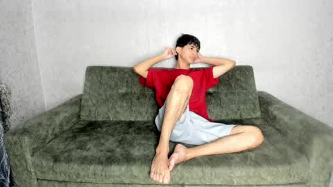Snapshot of pelusos_mens chatting on 04-18-26, 07:58 CAIN-19 ALLEN-18 RONALD-18 AUSTIN-18 MOD DANTE online show from 04-18-26, 07:58