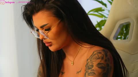 Dee online show from 03-08-25, 01:25