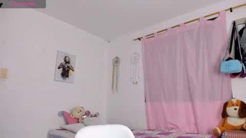 Dulce maria online show from 01-17-25, 05:11