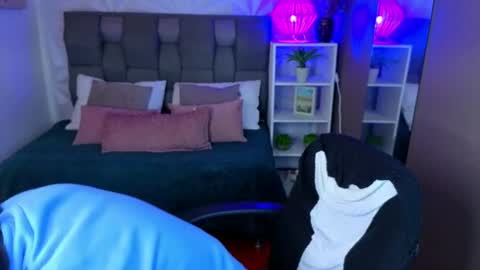  PERLA online show from 06-22-26, 04:15
