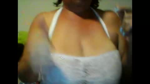 Snapshot of perlita070822 chatting on 12-18-24, 03:15 perlita070822 online show from 12-18-24, 03:15