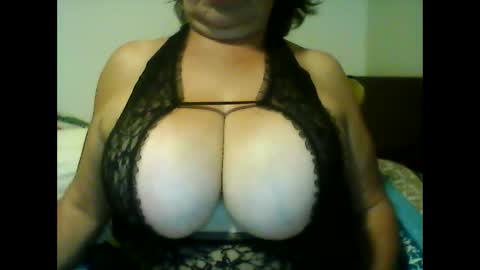 Snapshot of perlita070822 chatting on 12-28-24, 05:12 perlita070822 online show from 12-28-24, 05:12