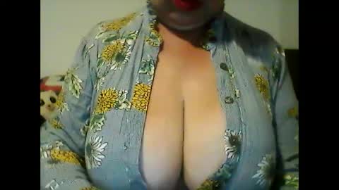 Snapshot of perlita070822 chatting on 12-31-24, 04:49 perlita070822 online show from 12-31-24, 04:49