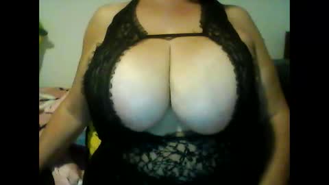Snapshot of perlita070822 chatting on 01-08-25, 04:55 perlita070822 online show from 01-08-25, 04:55