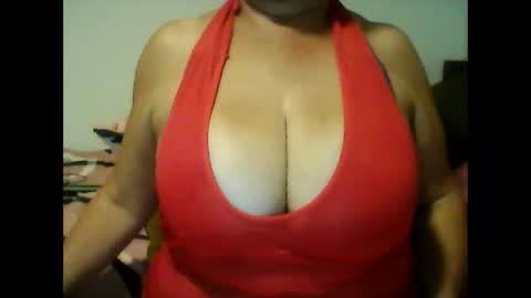 Snapshot of perlita070822 chatting on 01-19-25, 04:44 perlita070822 online show from 01-19-25, 04:44