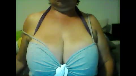 Snapshot of perlita070822 chatting on 02-14-25, 05:09 perlita070822 online show from 02-14-25, 05:09