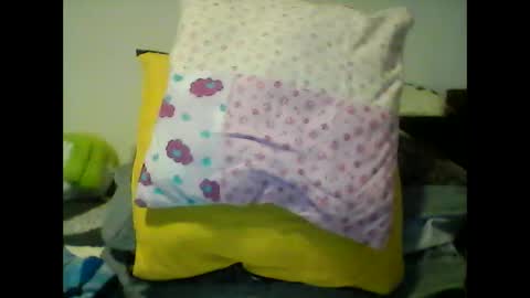 Snapshot of perlita070822 chatting on 02-22-25, 04:29 perlita070822 online show from 02-22-25, 04:29