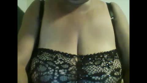Snapshot of perlita070822 chatting on 09-26-25, 04:05 perlita070822 online show from 09-26-25, 04:05