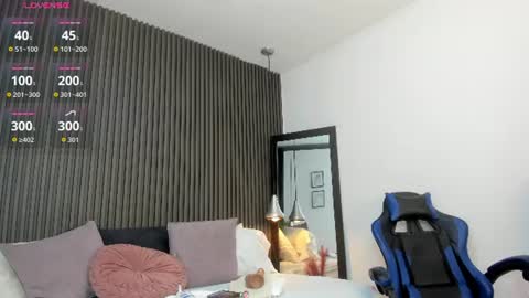 Snapshot of pervert_lizza chatting on 07-16-26, 11:27 Lizza online show from 07-16-26, 11:27