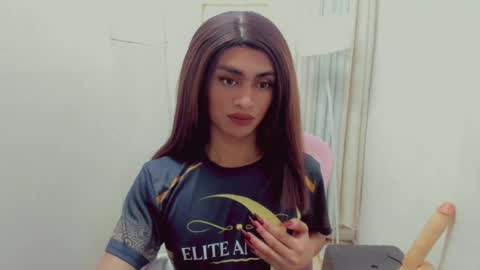 Snapshot of petite_barbie88 chatting on 07-07-26, 12:20 petite_barbie88 online show from 07-07-26, 12:20